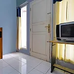 Oyo Life 92694 Kost Nino
