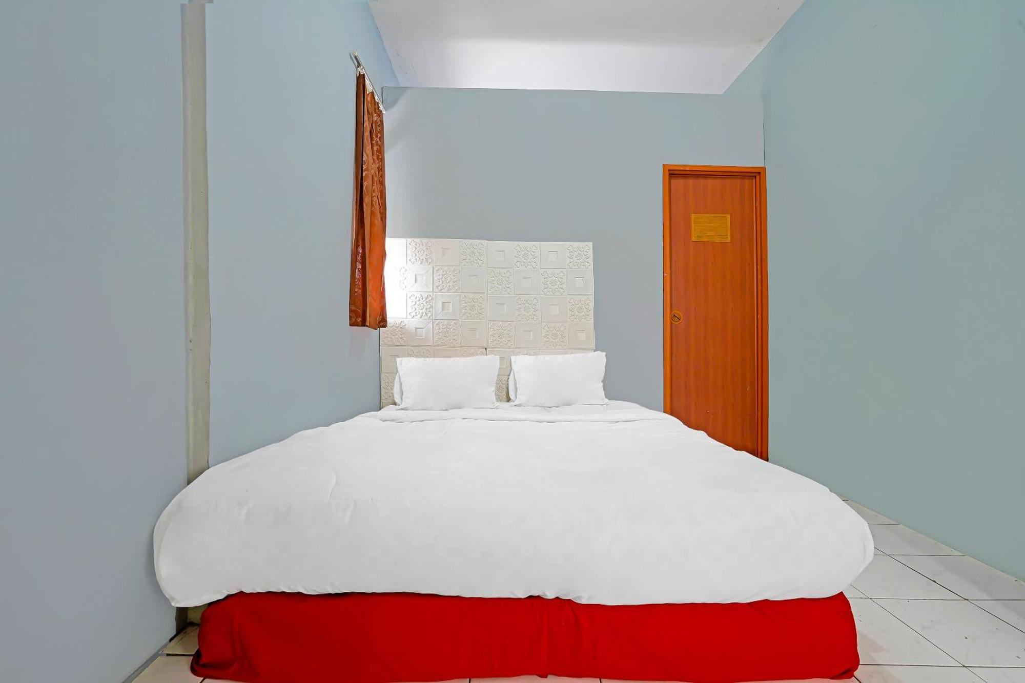 Oyo Life 92694 Kost Nino Hotel